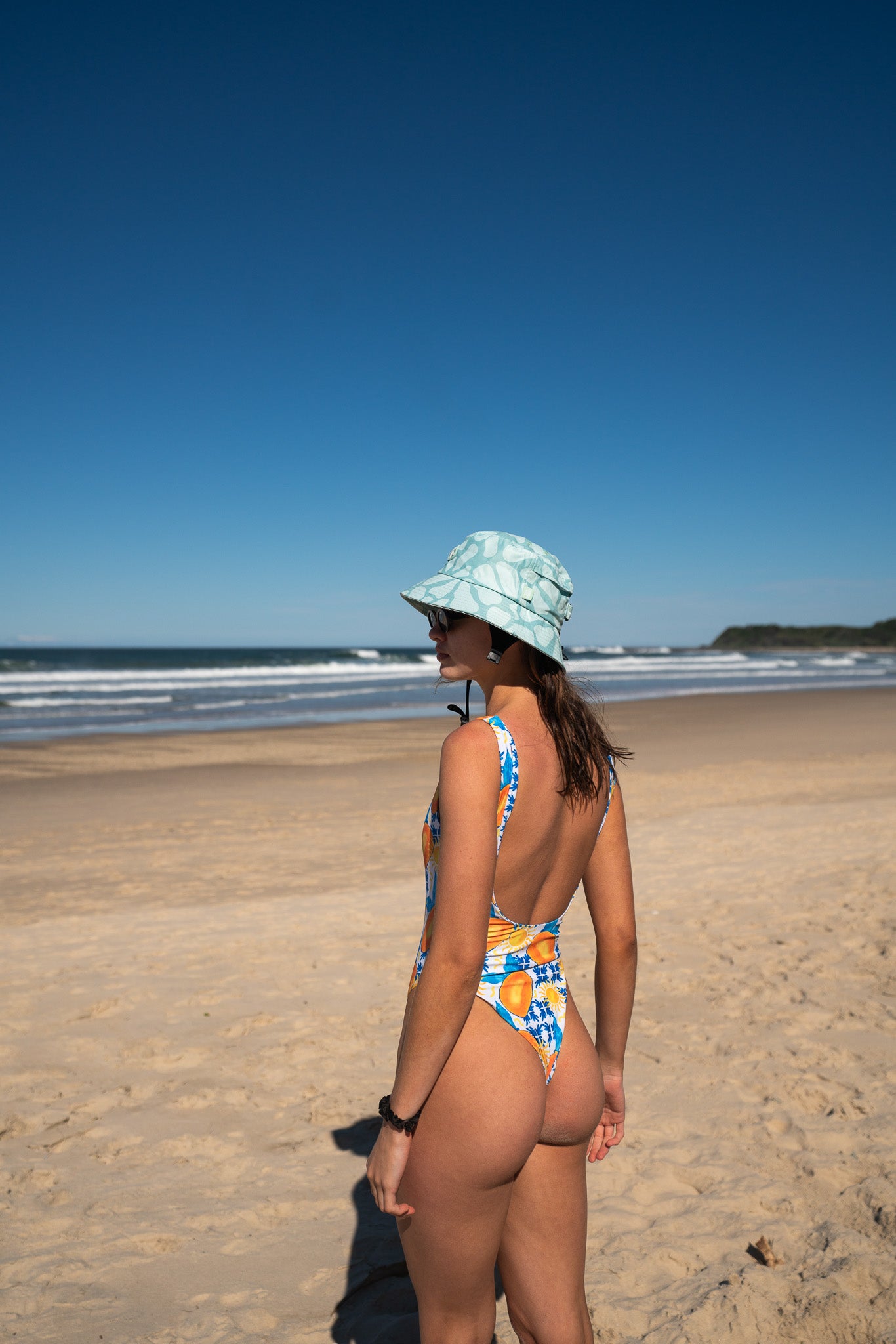 Lazy Daisies - Ocean Hat