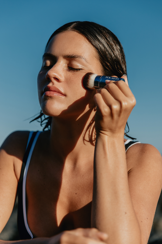 Retractable Kabuki Makeup Brush